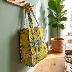 Bolso de Mano de Moda Acolchado Floral de Algodón con Estampado a Mano, Color Amarillo Personalizado, para Todas las Estaciones, Bolsas de Regalo de Viaje - Product Image 2