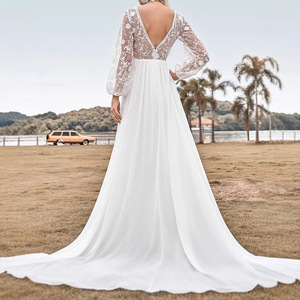 Vestido de Novia Blanco de Encaje con Cuello en V, Manga Larga con Volantes, Corte en A y Falda Amplia - Product Image 2