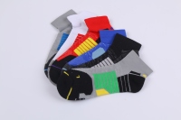 Le plus récent coussin en coton éponge pour chaussettes de sport professionnelles pour hommes avec résistant à l'usure et absorption des chocs pour la course