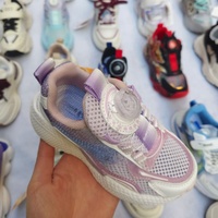 Chaussures de papa en gros à prix abordable, couleurs variées, baskets légères à semelle antidérapante pour la marche quotidienne