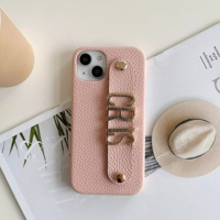 Étui de téléphone en cuir de luxe personnalisable pour iPhone 13/12/11pro Max, lettre à rayures dorées avec breloque de nom, sangle de maintien