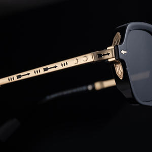 Lunettes de soleil polarisées de luxe à monture carrée pour hommes, protection UV400, verres TAC, monture en plastique et métal, couleur noire, utilisation en extérieur - Product Image 2