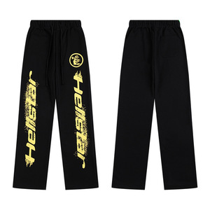 Pantalon long <span class=keywords><strong>d</strong></span>élavé et vieilli de la série Hellman, coupe légèrement évasée et silhouette droite, style rétro et <span class=keywords><strong>d</strong></span>écontracté. - Product Image 1