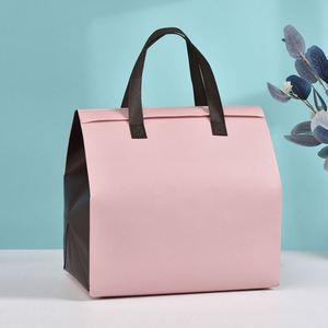 Sac isotherme jetable personnalisé pour femme avec logo sur mesure - Product Image 1