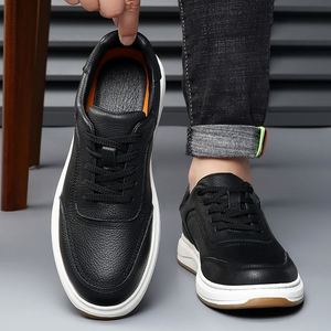 Zapatillas de Cuero para Hombre, Estilo Casual, de Cuero Genuino, Color Negro y Blanco - Product Image 4