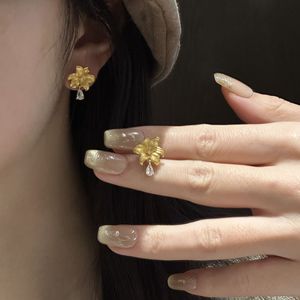 Pendientes de Plata de Ley S925, Estilo Chino Nuevo, con Diseño de Flor de Lirio Escarchada y Gotas de Agua, Pendientes Colgantes de Alta Gama - Product Image 5