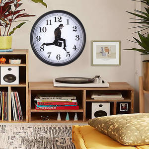 Horloge murale inspirée de la comédie britannique Ministry of Silly Walks, décoration d'intérieur comique, montre murale fantaisie, horloge silencieuse amusante - Product Image 5