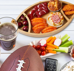 Grands plateaux ronds en bois durables peints à la main de style campagnard écologiques pour les fêtes - Product Image 3