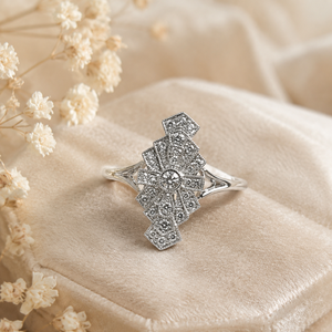 Anello Vintage con Corona Testurizzata per Donne, Gioiello Elegante e di Lusso per le Dita - Product Image 4