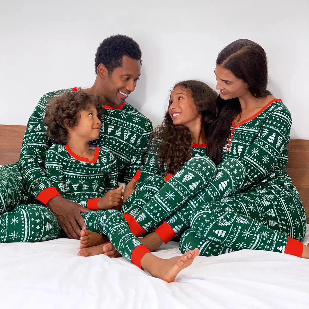Pijamas de Natal macios e quentes para a família, conjuntos de desenhos animados combinando com pijamas de Natal para a família