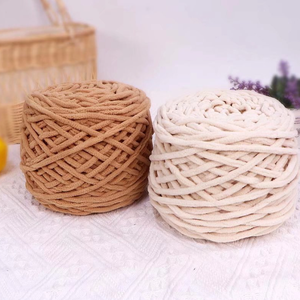 Vasto Stock colorato premium poliestere ciniglia chunky <span class=keywords><strong>yan</strong></span> per maglieria <span class=keywords><strong>a</strong></span> mano - Product Image 3