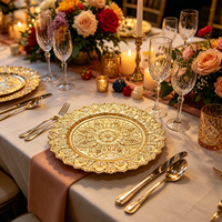 Assiette de présentation Woju 13 pouces en plastique doré électroplaqué, motif lotus en relief, luxe moderne, pour décoration de mariage et banquets