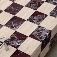 Table basse en marbre à carreaux PerfectStone au design moderne et luxueux avec motif créatif en grille de blocs pour salon
