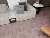 Dalles de moquette 50*50cm, rayures verticales, patchwork, brun chaud, rose, texture subtile pour intérieurs naturels et confortables, salon