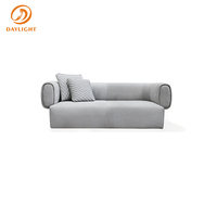 Luxuriöses Beige Echtleder-Sofa-Set Quadratische Kissen Anpassbares Italienisches Light-Luxury-Design für Moderne Wohnzimmermöbel