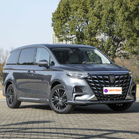Roewe IMAX8 PHEV Minivan Électrique Premium Conduite à Gauche Style Confortable Intérieur Clair Véhicule à Énergie Nouvelle Conduite Durable