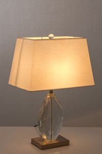 مصباح مكتب LED عصري مرن بتصميم بسيط وظل زجاجي مربع عالي الجودة، يعمل بالتيار المتردد، مناسب لغرف النوم والقراءة وديكور الفنادق - Product Image 3