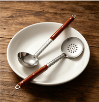 Louche à soupe et écumoire en acier inoxydable, triple rivetées, avec manche en bois, style russe, ustensiles de cuisine en gros