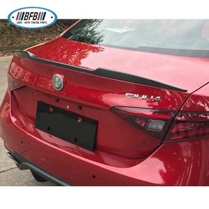 Aileron arrière en fibre de carbone Laige pour <span class=keywords><strong>Alfa</strong></span> <span class=keywords><strong>Romeo</strong></span> <span class=keywords><strong>Giulia</strong></span> 2016-2018 - Noir avec revêtement UV - Installation avec ruban adhésif 3M - Product Image 6