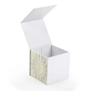 Luxury Foldable Snapปิดแบนบรรจุกระดาษของขวัญกล่องสีขาวขนาดเล็กCubeเครื่องแก้วบรรจุภัณฑ์แม่เหล็กของขวัญกล่อง
