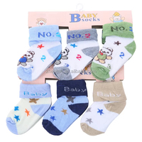 Chaussettes pour bébés nouveau-nés OEM, styles variés, motifs assortis, coton peigné respirant, ensemble cadeau pour nourrissons, vente en gros