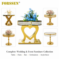 Mesa de Pastel Moderna de Lujo en Forma de Corazón de Acero Inoxidable Dorado para Eventos de Boda