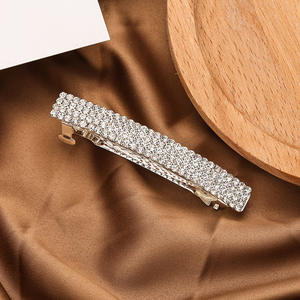 مشابك شعر مربعة فاخرة فاخرة من الكريستال اللامع إكسسوارات للنساء والفتيات مشابك شعر لامعة من حجر الراين لحفلات الزفاف - Product Image 5