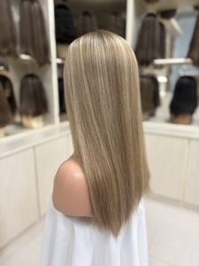 Topper de cheveux humains vierges 100% naturels, lisses, densité 150%, avec fermeture à double nœud, base en soie, qualité supérieure, vente en gros, directement de l'usine - Product Image 1