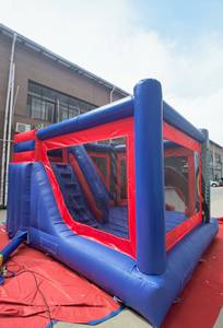 Château gonflable commercial avec toboggan et piscine intégrée - Product Image 4