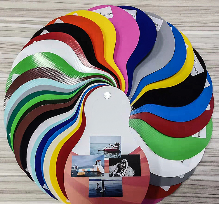 Couvertures colorées facultatives de PVC