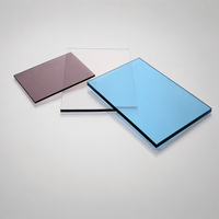 Plaque de polycarbonate solide transparente de 2 mm, 4 mm, 6 mm, 10 mm, fabriquée en usine OEM, avec revêtement anti-UV, pour puits de lumière, façade de villa et bâtiment