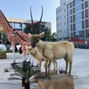 Herbe de la Terre animée et personnalisable, réaliste, en forme de troupeau d'antilopes tibétaines, avec éléments métalliques, pour usage public intérieur/extérieur : centres commerciaux, aéroports, parcs de safari - Product Image 5