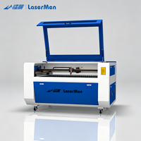 Graveur et découpeur laser CO2 automatique professionnel à IA, machine CNC refroidie par eau pour le traitement propre des panneaux épais en acrylique et en bois