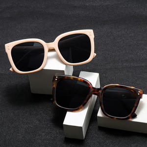 Lunettes de soleil Jennie Collaboration pour femmes, monture en plastique, verres polarisés UV400, type 3, avec emballage en boîte - Product Image 2