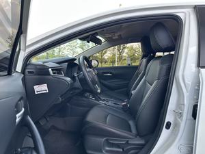 Toyota Corolla: Diseñado para la vida diaria, amado por generaciones. Espacioso, confiable, listo para la carretera que viene. - Product Image 3