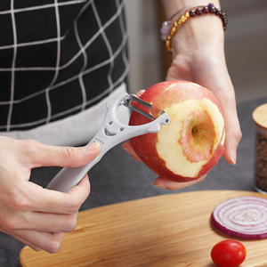 Pelador de Frutas Multifuncional Gris con Cuchilla de Acero Inoxidable para Uso en la Cocina, Origen Zhejiang 8021 - Product Image 1