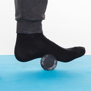 Rouleau de boule de massage d'arachide de poche pour l'exercice de yoga et la fonction de vibration de soulagement de la douleur pour les massages des pieds - Product Image 4