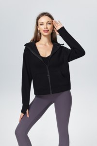 Giacca in Pile Nera con Cappuccio e Zip per Donna, con Tasche Frontali, Vestibilità Regolare, Adatta per Tutte le Stagioni - Product Image 3