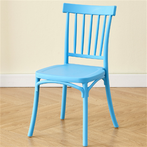 Chaise de salle à manger d'extérieur empilable en plastique moderne pour parcs, centres commerciaux, cafés et salons de thé - Durable et facile à ranger - Product Image 2