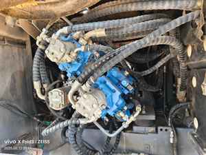 Año 2017 XCM RP953T Rueda pavimentadora de asfalto usada Tipo RP602 Rp453L rp355 rp953 Pavimentadoras Wirtgen en buenas condiciones - Product Image 5