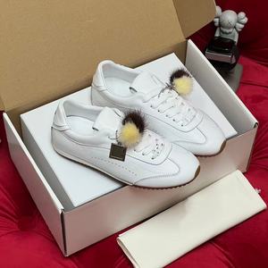 Nouvelles chaussures de sport et décontractées en cuir véritable de marque de créateur, à enfiler et à lacets, avec semelle épaisse et amortissante, pour hommes et femmes, en vert - Product Image 4