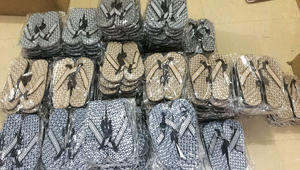 รองเท้าแตะผู้ชายแบบใหม่ รองเท้าลำลองฤดูร้อน สีสันหลากหลาย รองเท้าแตะชาย ใส่ได้ทั้งในบ้านและนอกบ้าน รองเท้าฟลิปฟลอป รองเท้าชายหาดลำลองสำหรับผู้ชาย - Product Image 5