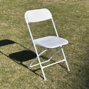 Chaise pliante en plastique portable de conception moderne pour la vente en gros, idéale pour les événements extérieurs, les mariages, les banquets, les restaurants, les hôtels et les salles à manger - Product Image 5