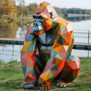 تمثال فني بتصميم هندسي متعدد الأضلاع على شكل غوريلا من الفولاذ المقاوم للصدأ، قابل للتخصيص لتزيين الحدائق الخارجية - Product Image 4