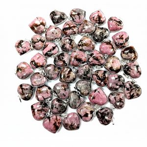 Pendentif artisanal en rhodonite, éco-responsable, en forme de mini cœur, thème amour - Product Image 2