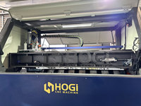 Machine de soudage longitudinal automatique HOGI : Haute efficacité de travail pour la production en série, fonctionnement automatique à un bouton.