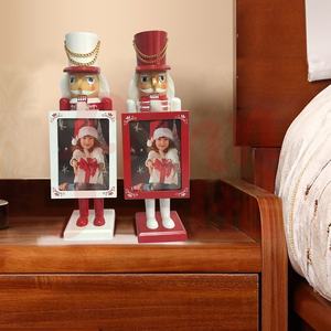 Cadre photo en bois motif <span class=keywords><strong>casse</strong></span>-<span class=keywords><strong>noisette</strong></span>, décoration de Noël, ornement <span class=keywords><strong>casse</strong></span>-<span class=keywords><strong>noisette</strong></span> <span class=keywords><strong>30</strong></span> <span class=keywords><strong>cm</strong></span> 38 <span class=keywords><strong>cm</strong></span> - Product Image 4