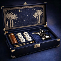 Boîte à desserts de luxe Ramadan, boîte d'emballage haut de gamme en cuir bleu marine pour tasses à café et dattes, boîte cadeau pour thé avec broderie palmier et fermoirs métalliques