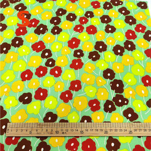 ผ้าฝ้ายออร์แกนิค Liberty ทอลายป๊อปลิน พิมพ์ลายดอกไม้เล็กๆ สีเขียวอ่อน น้ำหนักปานกลาง เหมาะสำหรับชุดกระโปรงเด็กผู้หญิง - Product Image 4