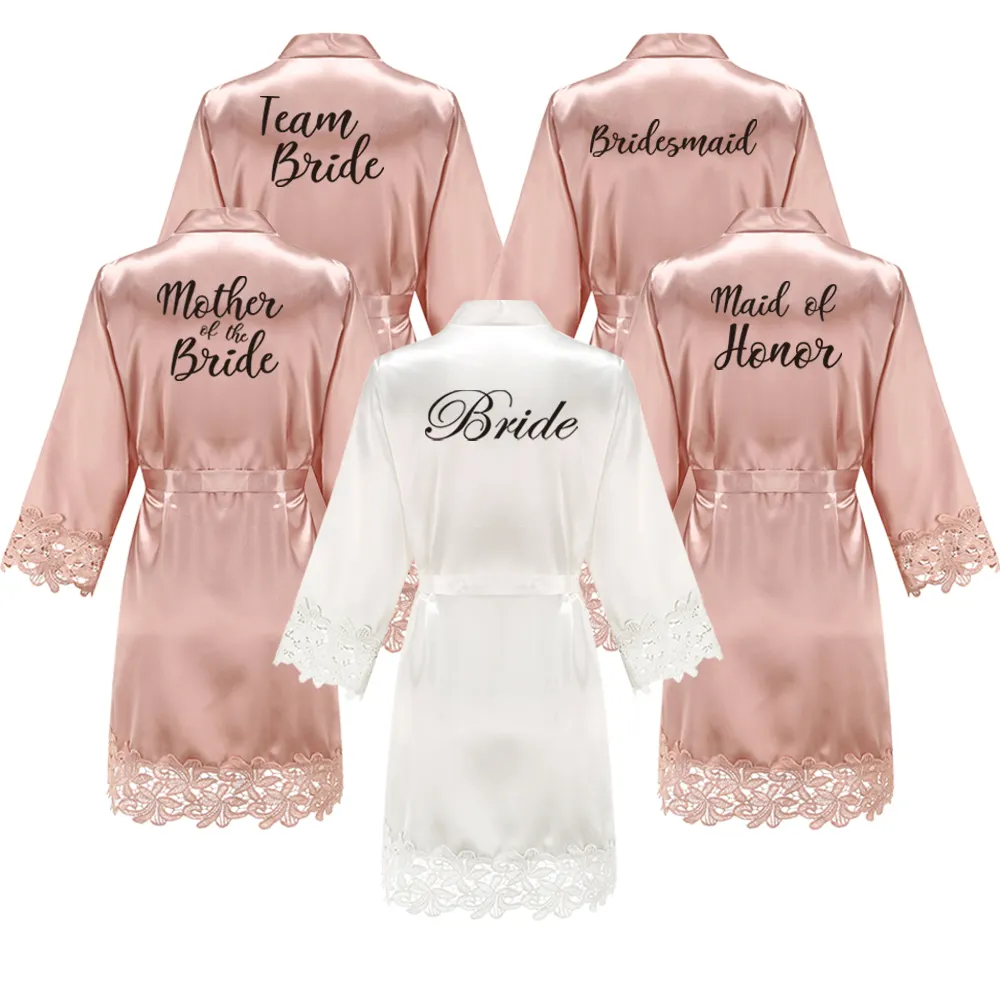 Nieuwe Bruid Bruidsmeisje Gewaad Wit Zwart Letters Moeder Zus Bruiloft Cadeau Badjas Kimono Satijnen Gewaden